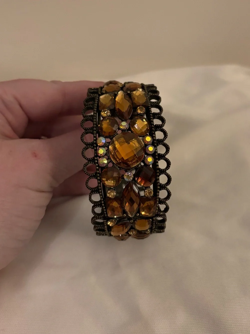 Unknown bold amber